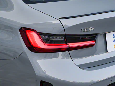 2025�� 330Li ������ M�˶���ҹ��װ