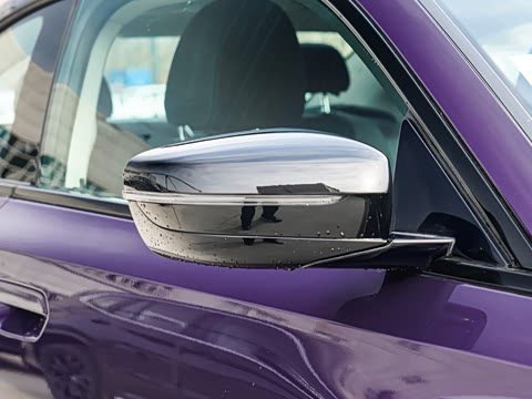 2025�� 225i M�˶���ҹ��װ