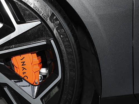 2024�� 95kWh 702km�����Ǽ�Ultra