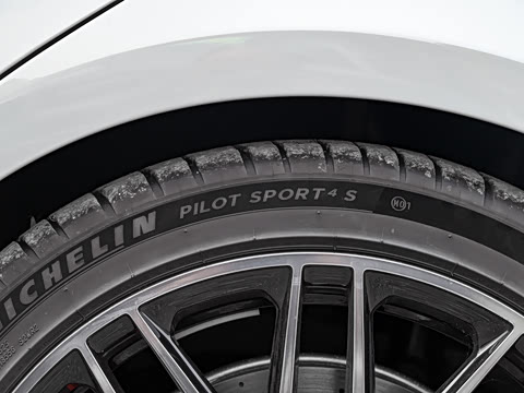 2024�� AMG S 63 L E Performance �׷��ر��