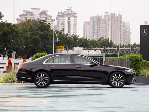 2025�� S 400 L ������