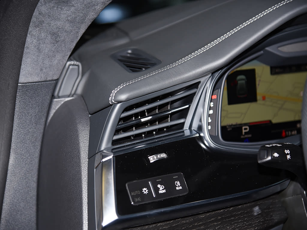 Audi Q8 I (4M) Рестайлинг, Внедорожник 5 дв.: фото поколения