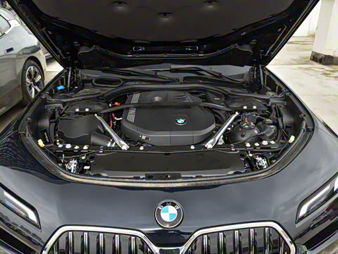 2023�� 735Li ������װ