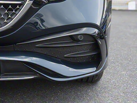 2024�� �Ŀ� E 300 L �����˶���