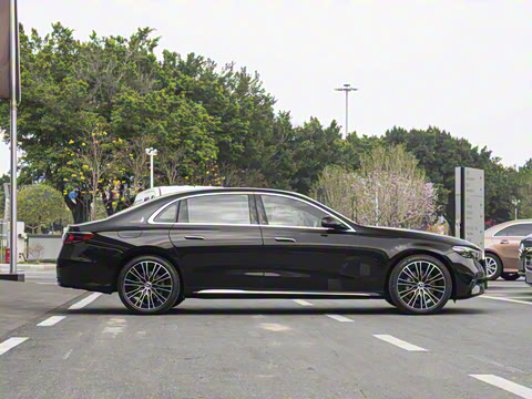 2025�� �Ŀ� E 300 L �����