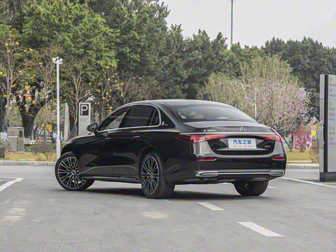 2025�� �Ŀ� E 300 L �����