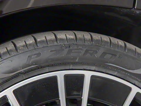 2025�� �Ŀ� E 300 L �����