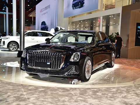 2024�� 4.0T V8��