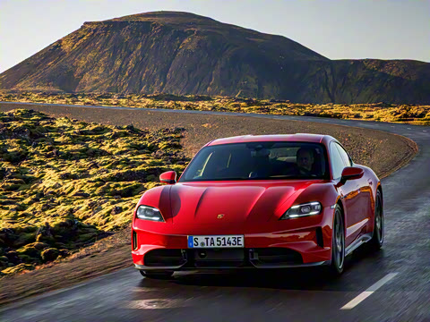 2025�� Taycan GTS