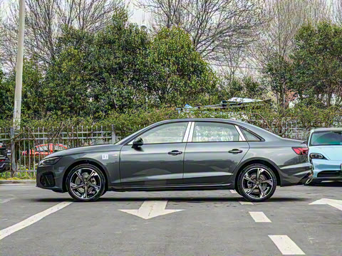 2025�� 200���������� 40 TFSI ���������� B&O ��ҹ��