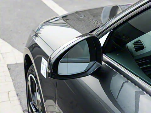 2025�� 200���������� 40 TFSI ���������� B&O ��ҹ��