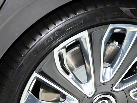 2024�� 4.0T V8 Mulliner