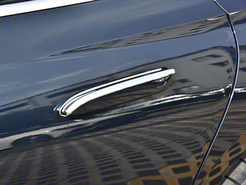 2025�� E 300 L ������