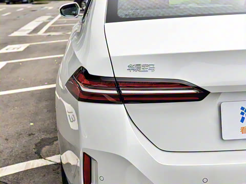 2024�� 525Li M�˶���װ