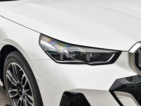 2024�� 525Li M�˶���װ