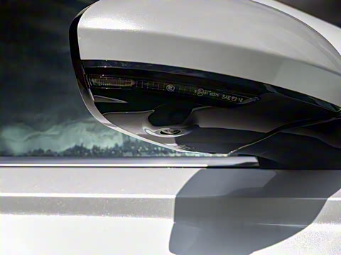 2022�� 2.0L XL-Upr ������