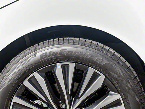 2022�� 2.0L XL-Upr ������