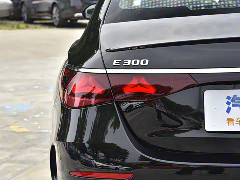 2025�� �Ŀ� E 300 ʱ�����˶���