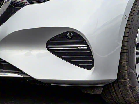 2024�� E 350 e L ���ʽ��϶����γ�