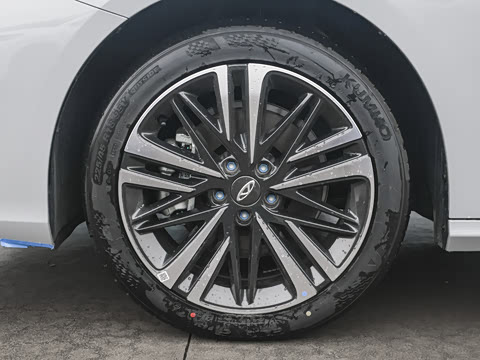 2025�� 2.0T DCT��