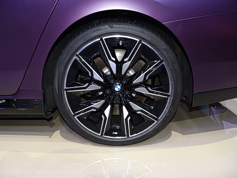 2023�� M760Le xDrive