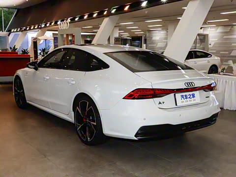 2025�� 55 TFSI quattro ������