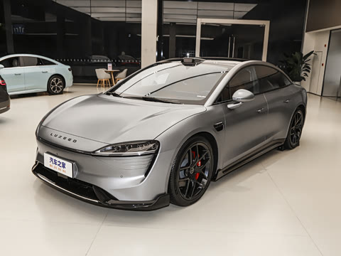 2025�� 703km Ultra�˶���