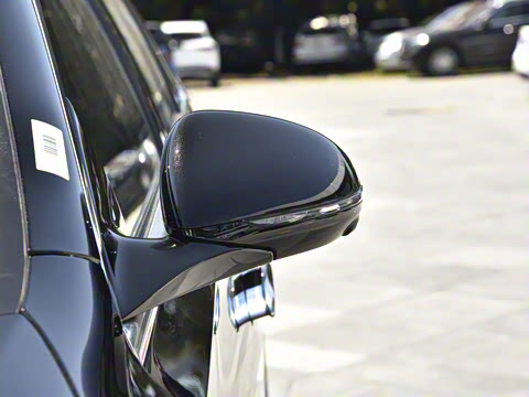 2025�� �Ŀ� E 300 L �����