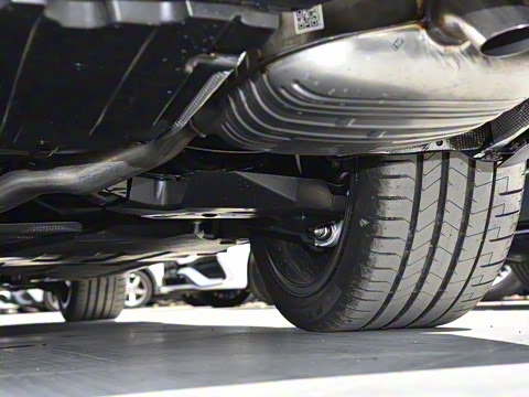 2025�� �Ŀ� E 300 L �����