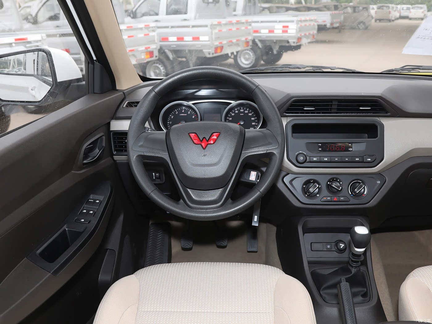 汽车之家 |五菱宏光|图片|外观|内饰|高清大图|实拍图