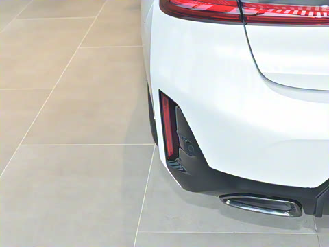 2025�� 330Li ������ M�˶���ҹ��װ