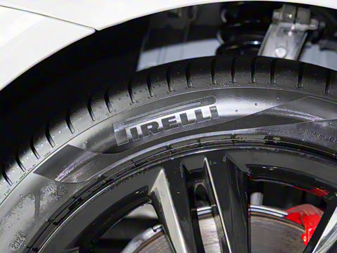 2024�� 2.0T 250PS R-DYNAMIC Sҫ���˶���