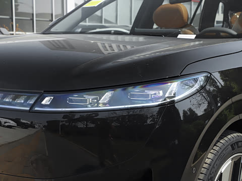 2025�� 636Max���Ȱ� 5��