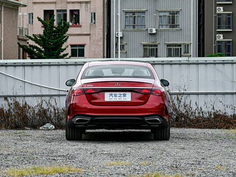 2024�� E 300 ʱ�����˶���