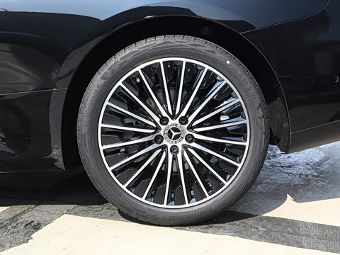 2025�� CLE 300 4MATIC �����ͽ��ܳ�