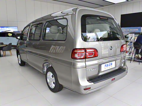 2024�� M5 1.6L ������7��CNG