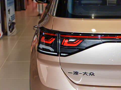 2025�� 300TSI DSG���������