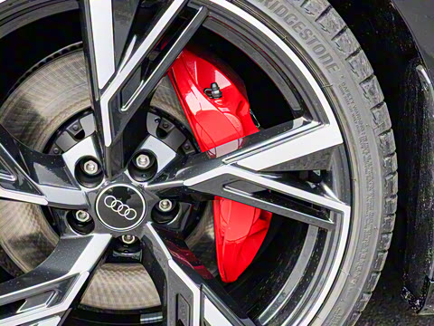 2025�� 55 TFSI quattro ������