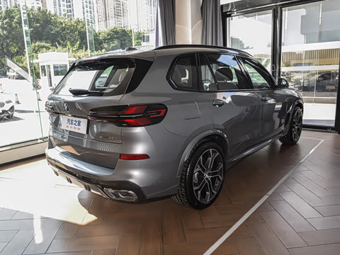 2023�� xDrive 40Li ������M�˶���ҹ��װ