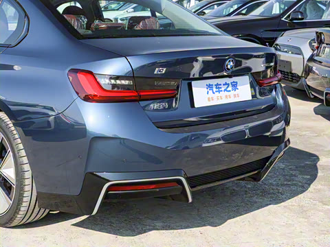 2025�� eDrive 40 L ��ҹ�˶���װ