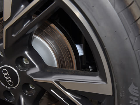 2024�� 35 TFSI RS�׼�ȼ����