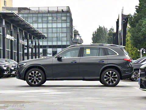 2024��  �Ŀ� GLC 260 L 4MATIC ������ 5��