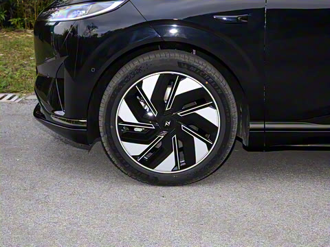 2025�� 210Ultra���̰� 5��