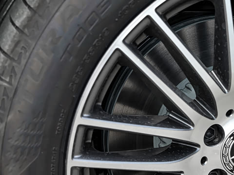 2025�� GLC 300 L 4MATIC ������ 7��