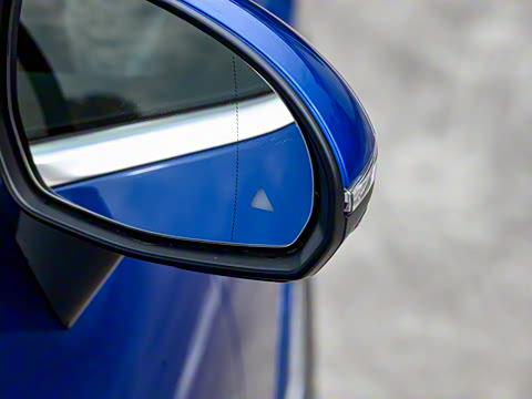 2025�� GLC 300 L 4MATIC ������ 7��