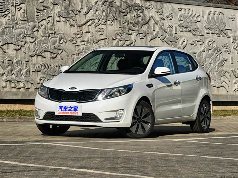2012�� ���� 1.6L AT Premium�����