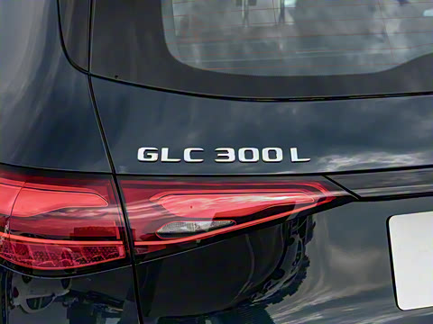 2025�� GLC 300 L 4MATIC ������ 5��
