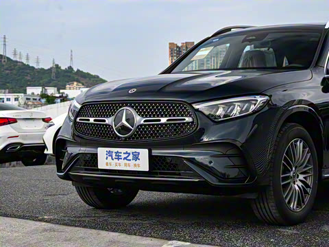 2025�� GLC 300 L 4MATIC ������ 5��