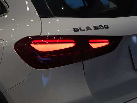 2025�� GLA 200