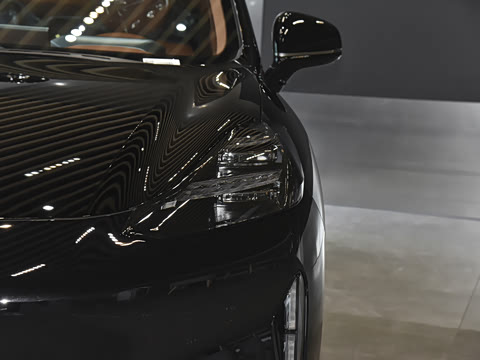 2025�� 825 Max��